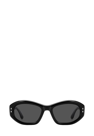 Occhiali da sole rettangolari neri con montatura leggermente curva e due piccoli puntini d'argento su ciascun lato delle aste.