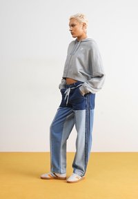 adidas Originals HANDBALL SPEZIAL - Tenisky - cloud white/light blue/earth strata