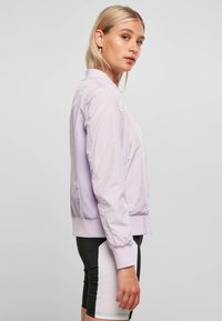 Urban Classics Bomberjacke - lilac