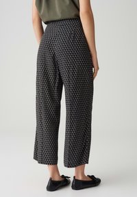 OPUS HIGH RISE CROPPED WIDE FIT - Broek - coal blue