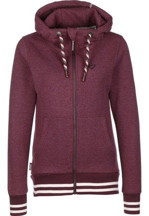 Sweat à capuche bordeaux zippé avec cordons rayés, poches avant, poignets côtelés et emblème en forme de cœur sur la poitrine gauche.