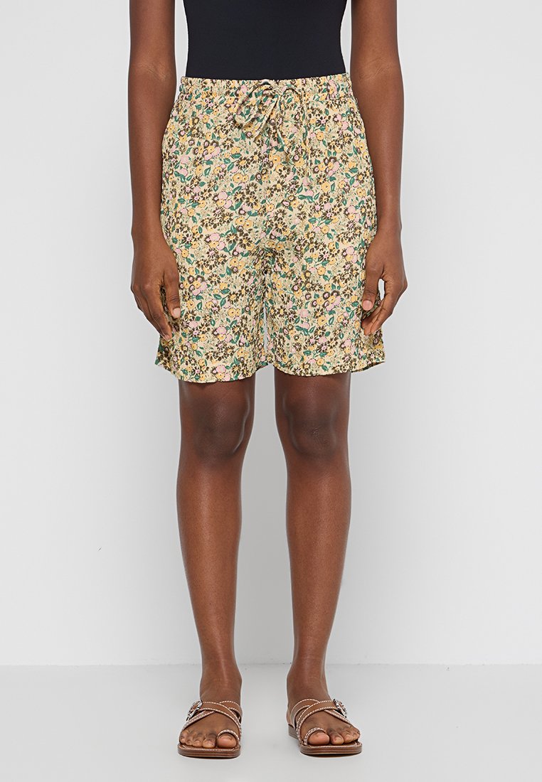 Nanushka Shorts meerkleurig