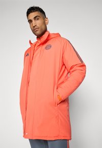 adidas Performance FC BAYERN MUNICH WINTER COAT - Talvitakki - easy coral