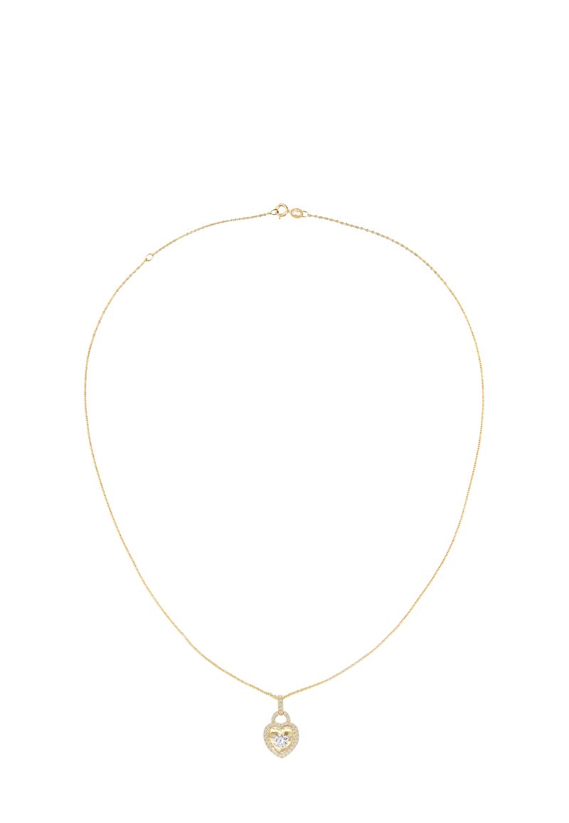 Collar de cadena de oro con un colgante en forma de corazón que presenta una piedra preciosa central clara rodeada de piedras más pequeñas. Diseño delicado y texturizado.