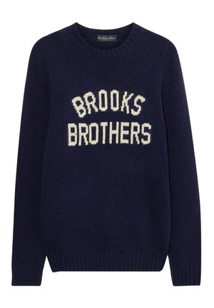 Marineblauwe gebreide trui met de tekst "BROOKS BROTHERS" in crème, ronde halslijn en geribde mouwen en zoom.