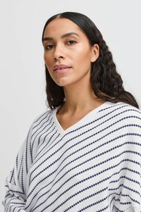 V-Ausschnitt-Pullover in Weiß mit marineblauen Streifen, mit lässiger Passform und strukturiertem Stoff.
