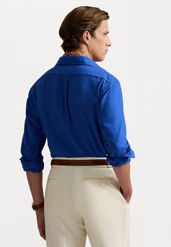 CUSTOM FIT PERFORMANCE TWILL SHIRT - Shirt2