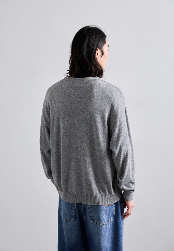 LAUREL CROWN EMBLEM - Jumper2