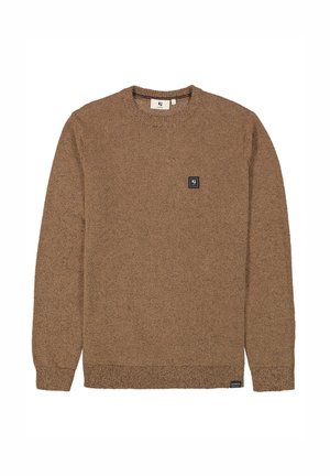 Bruin gebreid sweater met een gestructureerde afwerking. Heeft een ronde hals en een klein zwart logo-embleem op de borst. Accenten zijn onder andere geribbelde mouwen en zoom.
