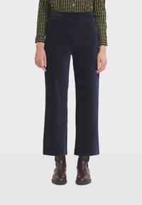 Unselected, navy blue