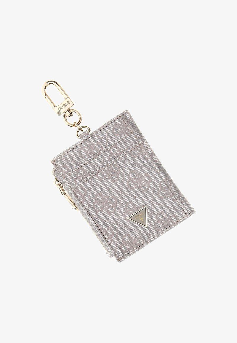 Porte-cartes gris clair avec motif floral en relief. Dispose d'un fermoir doré, d'un accent en triangle avec logo et d'un côté zippé pour un rangement sécurisé.
