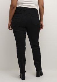 Kaffe Curve KCWILLA IDA - Slim fit jeans - black deep