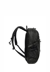 Zaino nero realizzato in un tessuto leggero e testurizzato. Presenta spallacci imbottiti, tasche laterali in rete e molteplici scomparti con cerniera.