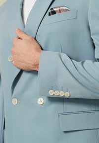 Next RELAXED FIT MOTIONFLEX STRETCH - Anzugsakko - light blue