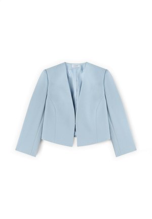 Blazer femme sur mesure bleu clair avec manches longues, devant ouvert et détails subtils des coutures, présenté sur fond blanc.
