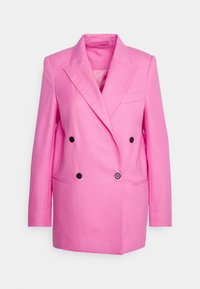 Blazer doppiopetto in tessuto fucsia. Presenta rever a punta, due tasche frontali e bottoni neri per la chiusura e l'accento.