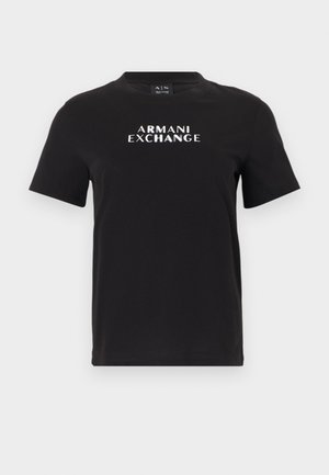 Zwart T-shirt met korte mouwen met "ARMANI EXCHANGE" in witte hoofdletters gedrukt, gecentreerd op de borst.
