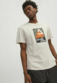 Jack & Jones RUNDHALS - Camiseta estampada - moonbeam