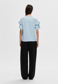 Selected Femme SLFRYLIE FLORENCE TEE  - Triko s potiskem - blue
