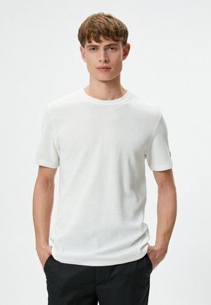 - T-shirt basic