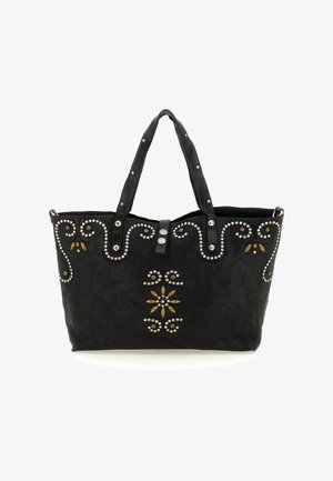 Borsa tote in pelle nera con design decorati da borchie e accenti floreali. Presenta doppi manici e una superficie testurizzata.