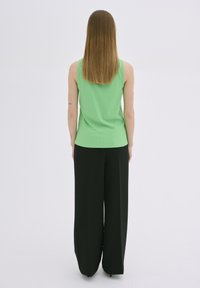 My Essential Wardrobe KATE - Top - irish green