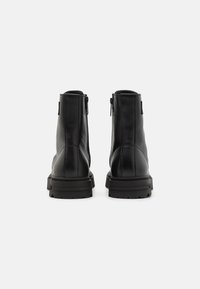 Tommy Jeans LACE UP MID BOOT SMOOTH - Botines con cordones - black