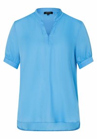 Blusa blu a maniche corte con una texture leggera e liscia. Presenta un colletto alla cinese e una sottile piega centrale nel scollo.