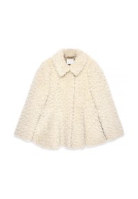 Hvid faux fur frakke med en bred krave, struktureret overflade og udvidet design. Har en hægte lukning i midten.