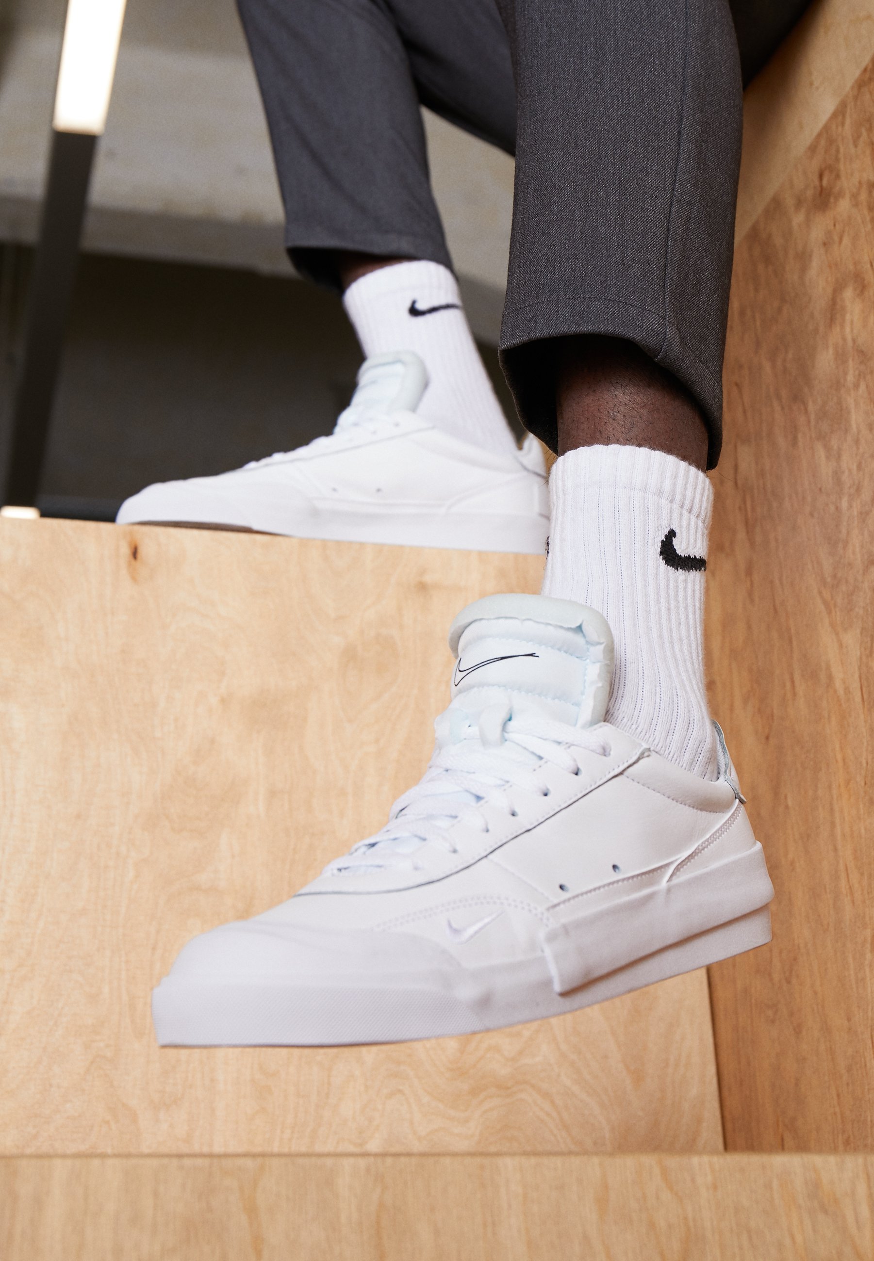 Nike Sportswear DROP TYPE PRM Joggesko whiteblackhvit Nike Sportswear DROP TYPE PRM Joggesko whiteblackhvit