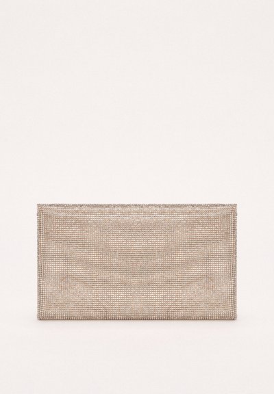 Portofel clutch de aur metalic cu suprafață de plasă texturată și formă rectangulară. Are un design subțire și un aspect metalic. Fără hardware vizibil.