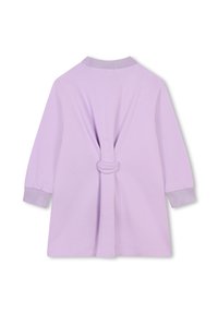 Vêtement en coton lilas avec manches longues, poignets côtelés et un détail noué au dos, présentant une texture lisse et une coupe décontractée.