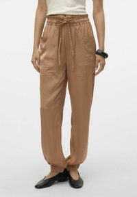 Vero Moda VMMARYS DANA BATTLE - Pantalon classique - café au lait
