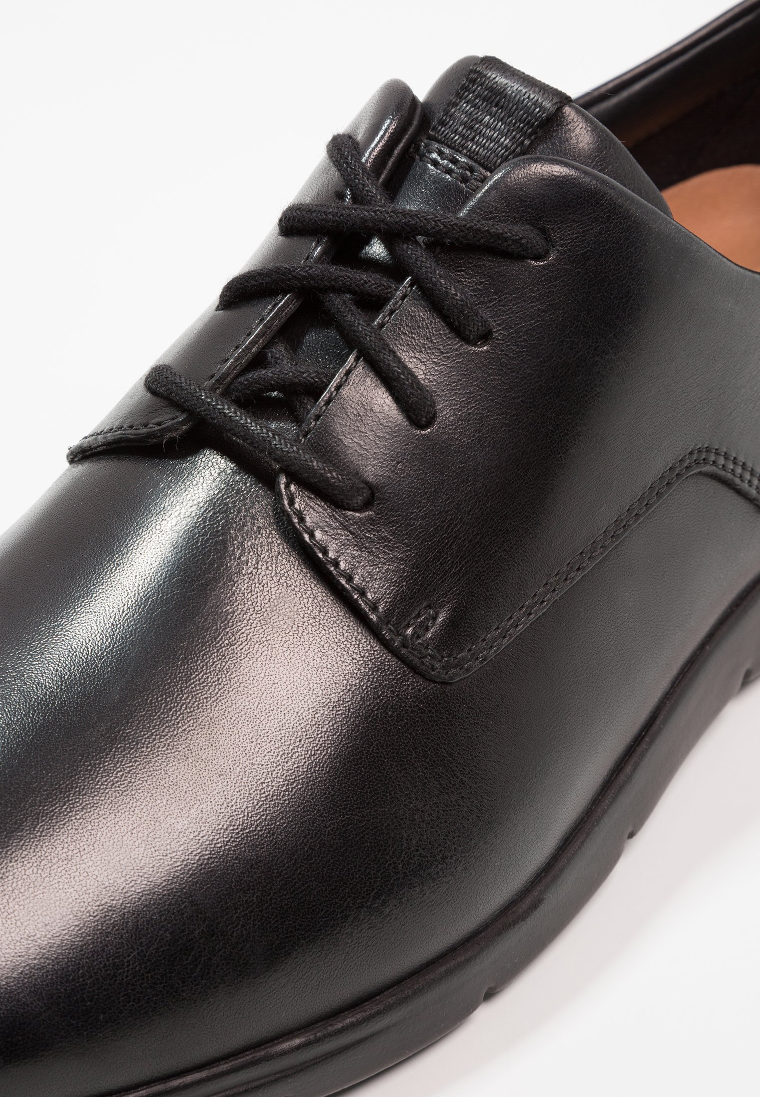 clarks vennor walk review