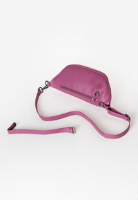 Aunts & Uncles AUNTS & UNCLES GÜRTELTASCHE BILBERRY - Gürteltasche - red violet