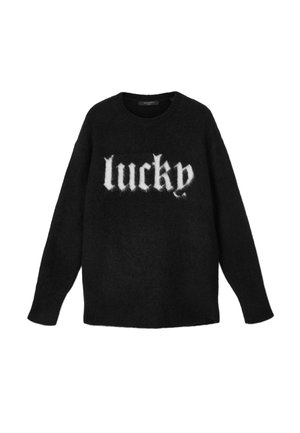 Črn pulover z mehko teksturo, na sprednji strani z belo puhasto napisano besedo "lucky". Okrogel izrez in dolgi rokavi.