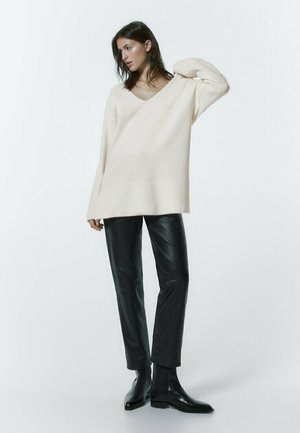 V-NECK - Jumper - beige