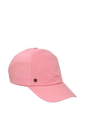 Różowa czapka bejsbolowa z sześcioma panelami, z zakrzywionym daszkiem i małym czarnym okrągłym logo z boku, wyświetlona na białym tle.