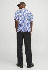 Jack & Jones JORLUKE OCEAN RESORT STYD - Camisa - dazzling blue