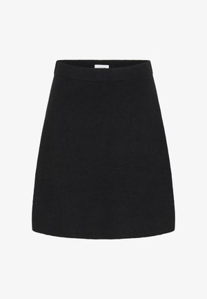 Mustakouttupaita, jossa on levenevä muotoilu ja ribattu vyötärö. Sujuva tekstuuri, polven mittainen, minimaalinen yksityiskohtaisuus ilman näkyviä kuvioita.