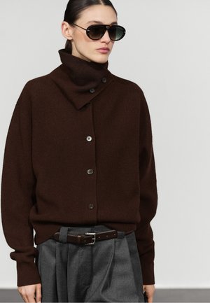 Massimo Dutti, PURL KNIT FUNNEL NECK CARDIGAN - Cardigan - dark brown