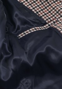 GANT REG HOUNDSTOOTH - Palton scurt - soft oat