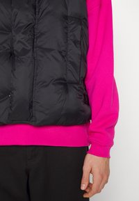 WRSTBHVR AGNO VEST UNISEX - Γιλέκο - black