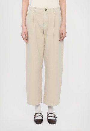 GOMITO - Jeans relaxed fit - sabbia