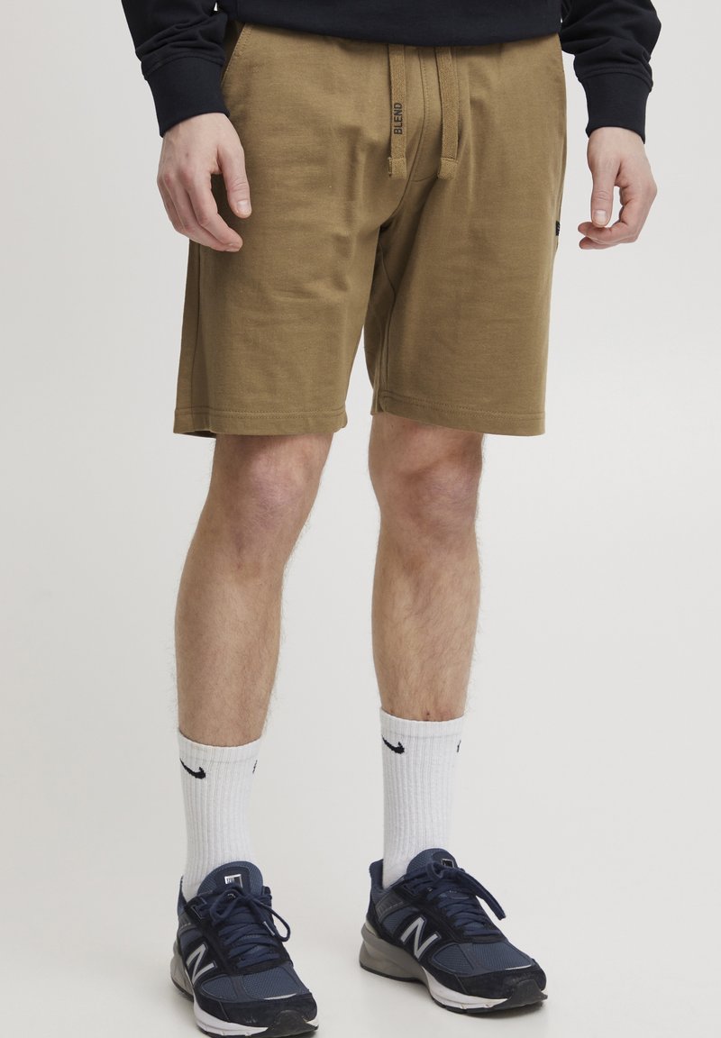 Pantaloni corti sportivi da uomo adidas sn sho chill m a Ancona