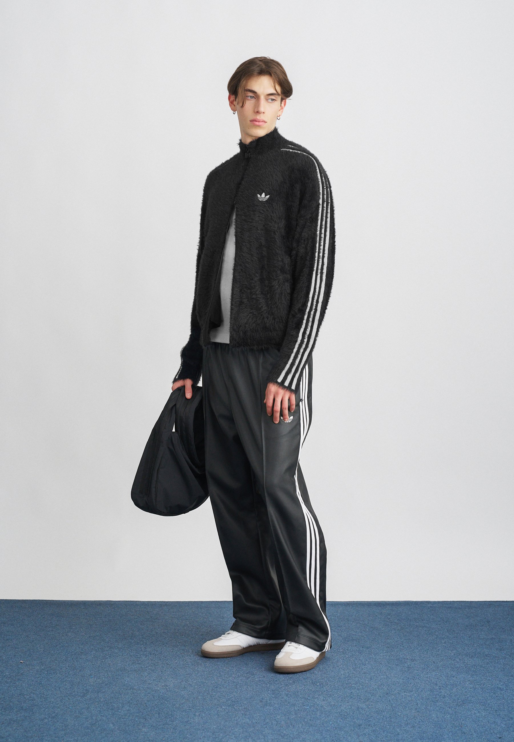 adidas Originals CLASSIC - Light jacket - black/off-white/black
