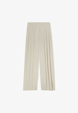 Pantaloni beige con pince a pieghe, a gamba dritta, caratterizzati da multiple pieghe nette sul davanti e una texture liscia. Progettati per una vestibilità sartoriale.