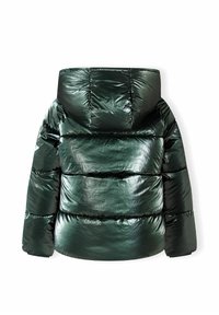 Mörkgrön pufferjacka med blank yta, med huva och horisontellt quiltad design. Ärmarna och fållen är elastiska.