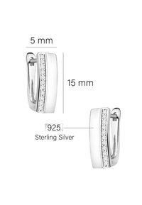Øreringe i sterling-sølv, 5 mm brede og 15 mm lange, med en glat overflade og en række små klare sten langs den ene kant.