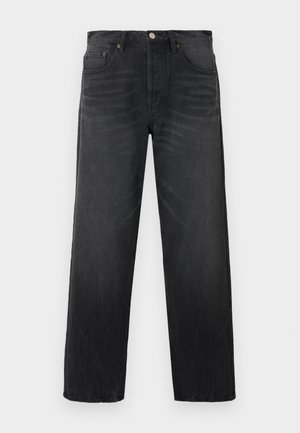 Μαύρο τζιν παντελόνι με ευθεία γραμμή, διαθέτει πέντε τσέπες, μπροστινό κούμπωμα με κουμπιά και διακριτική ξεθώριαση για υφή.